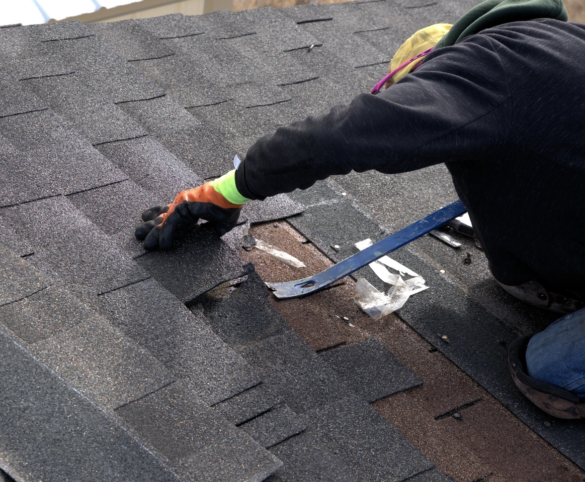 remove-roof-shingles